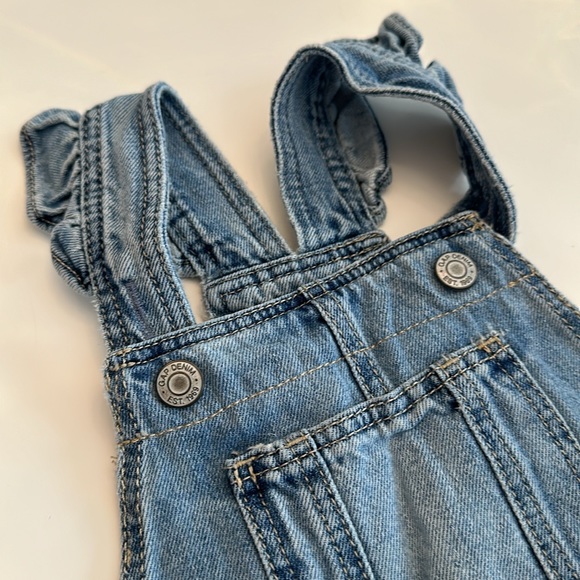Gap 2T Denim Little Girls Shorts Overalls - Picture 3 of 5